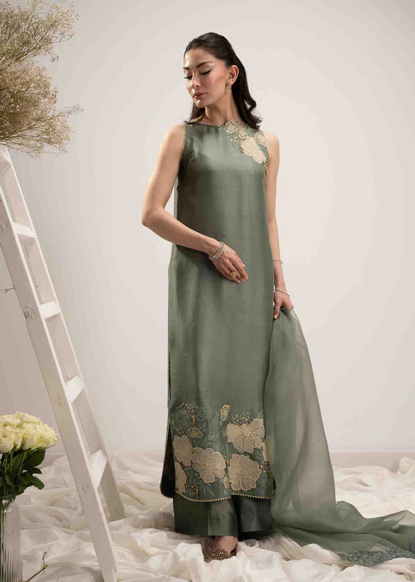 DIAMOND GLOW by Umsha by Uzma